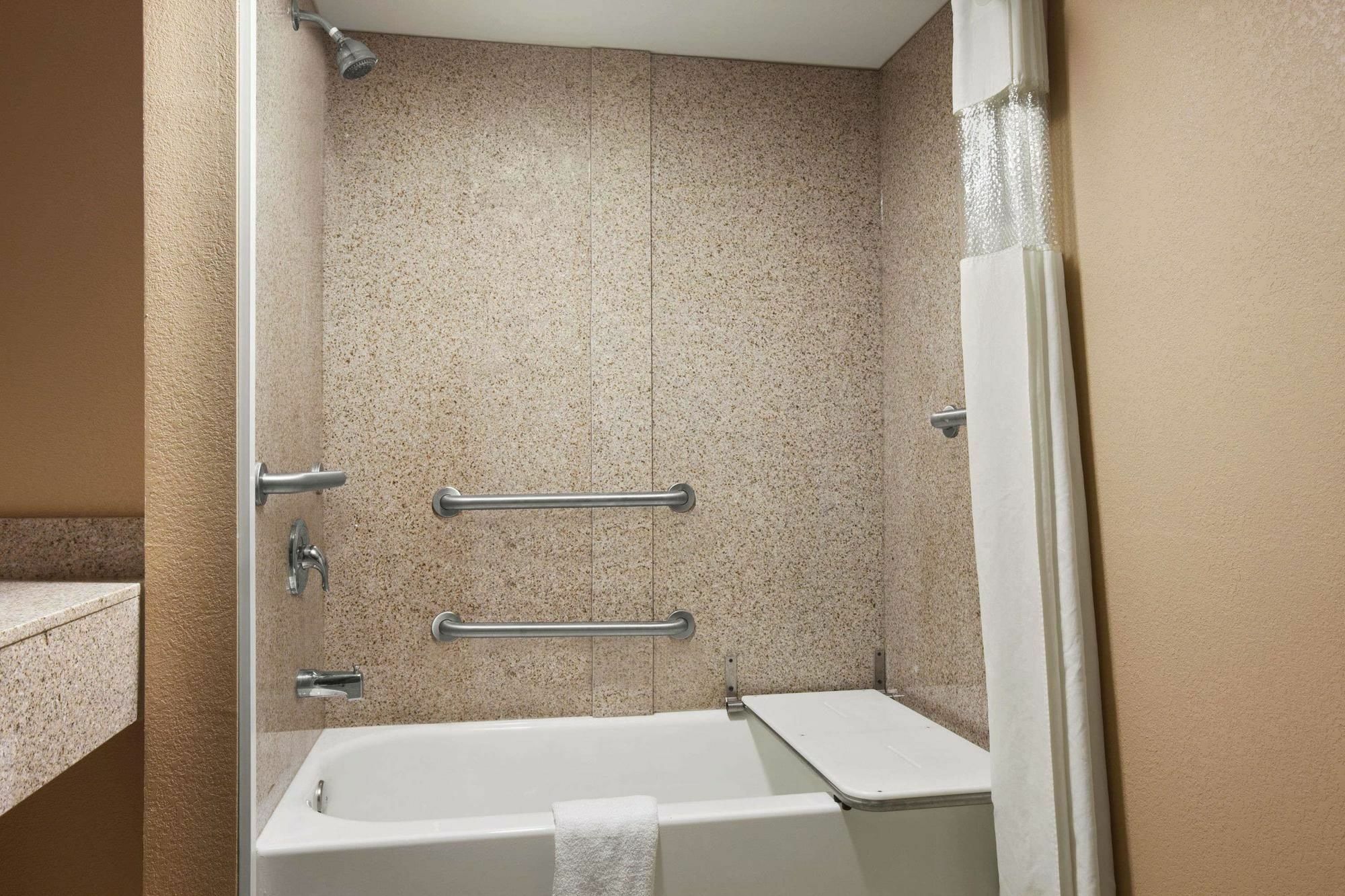 Quality Inn & Suites Cincinnati Exteriér fotografie